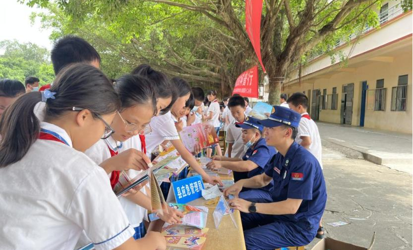 安全宣傳“進校園”安全知識伴“童”行4.png